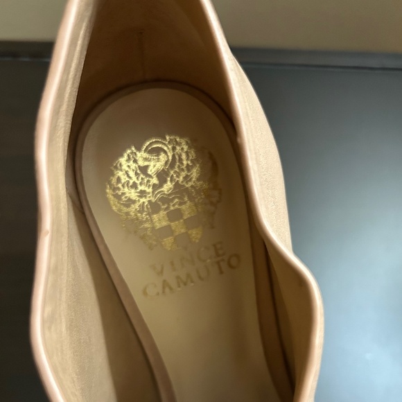 Vince Camuto heels - Picture 4 of 7